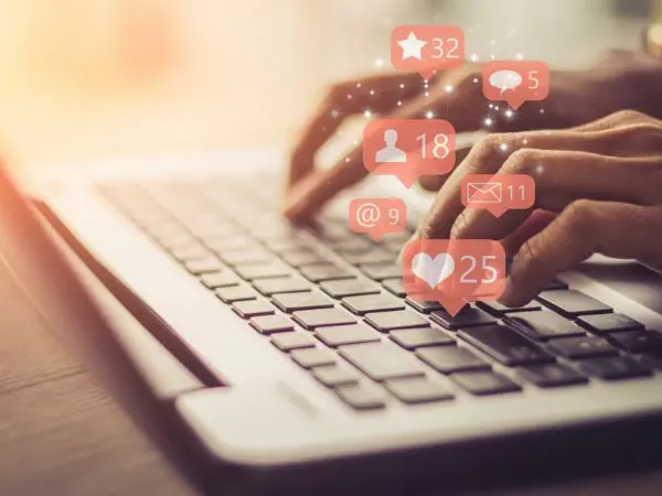 AI e Revenue Marketing: sistema completo per generare opportunità commerciali e migliorare vendite AI e Revenue Marketing: sistema completo per generare opportunità commerciali e migliorare vendite