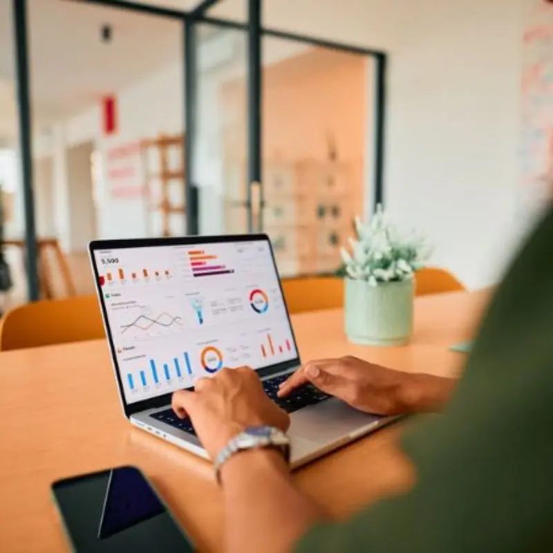 Web agency a Samedan specializzata in soluzioni digitali per aziende premium Web agency a Samedan specializzata in soluzioni digitali per aziende premium
