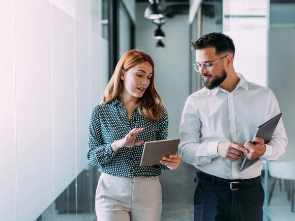 La marketing automation è l’insieme di strategie, strumenti e processi La marketing automation è l’insieme di strategie, strumenti e processi