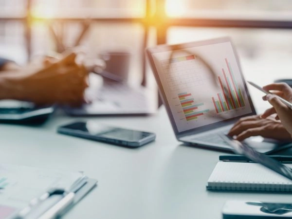 Concetto di servizi tecnologici e di consulenza finanziaria. Concetto di servizi tecnologici e di consulenza finanziaria.