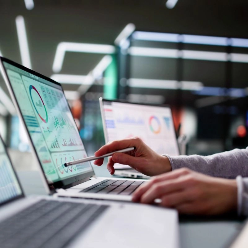 Senza un CRM, i lead vivono in caselle email, fogli Excel, note su carta o nella memoria dei commerciali. Senza un CRM, i lead vivono in caselle email, fogli Excel, note su carta o nella memoria dei commerciali.