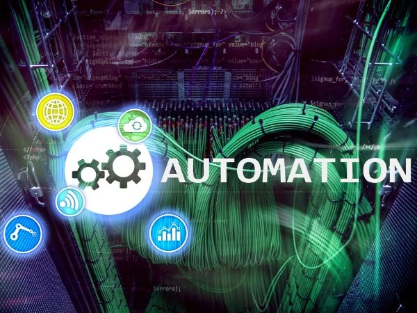 L’automazione nel CRM intelligente è dinamica e adattiva.